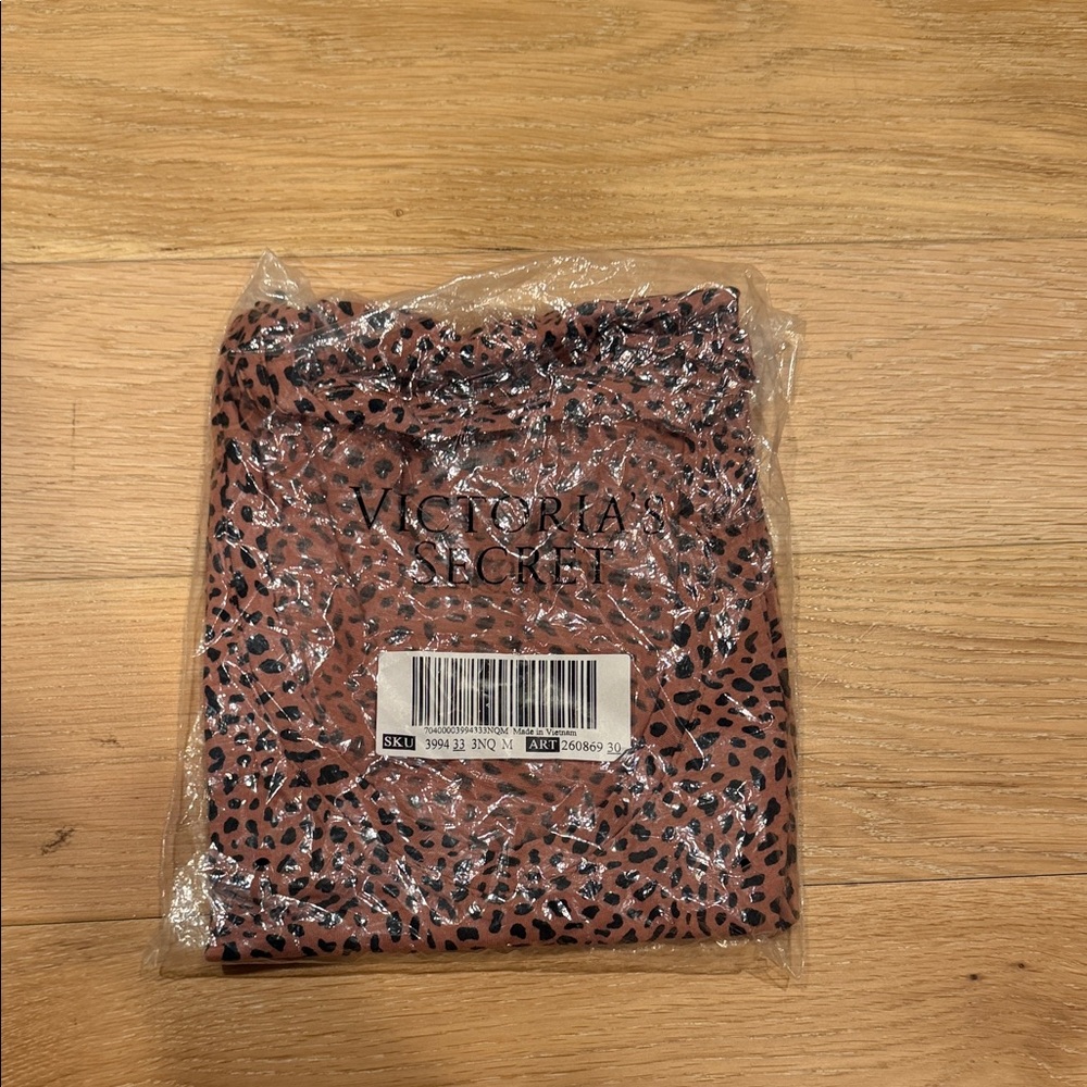 Victoria's Secret Pink Brown Leopard Print‎ Top new in package medium